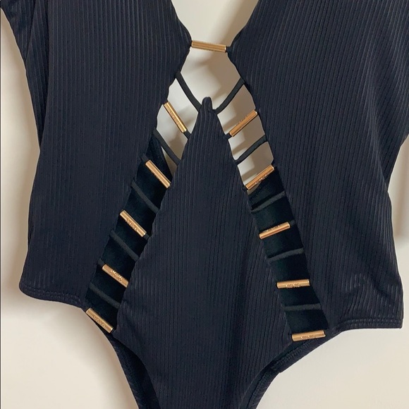 BUNDLE 2 ITEMS FOR $10 Gold Bars Ladder Cut-Out One Piece - Picture 3 of 13